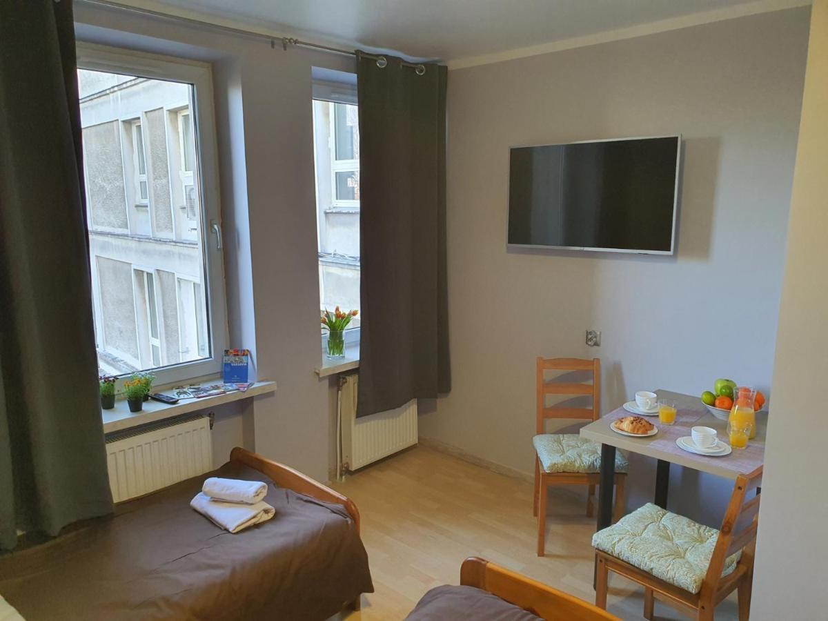 Jasna Hostelik Self Check-In Warsawa Bagian luar foto