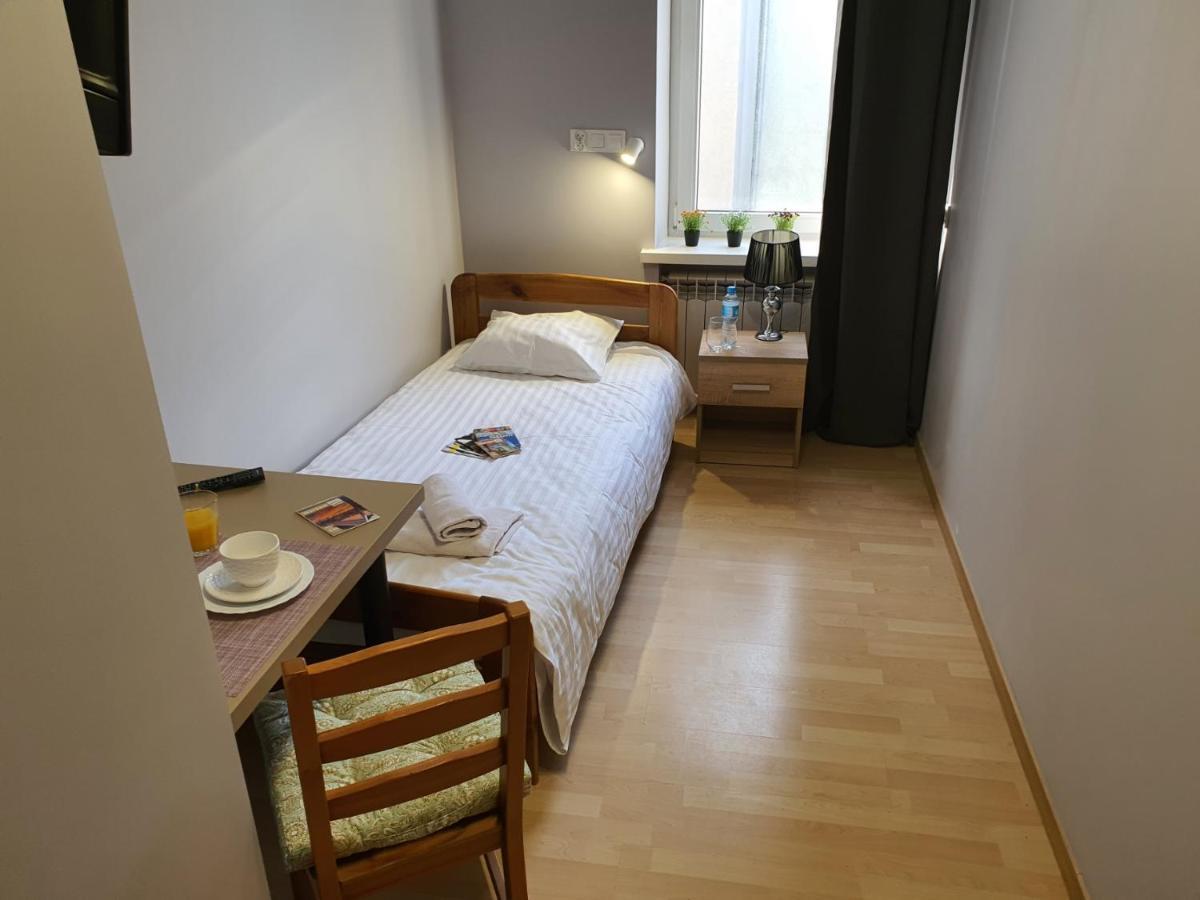 Jasna Hostelik Self Check-In Warsawa Bagian luar foto