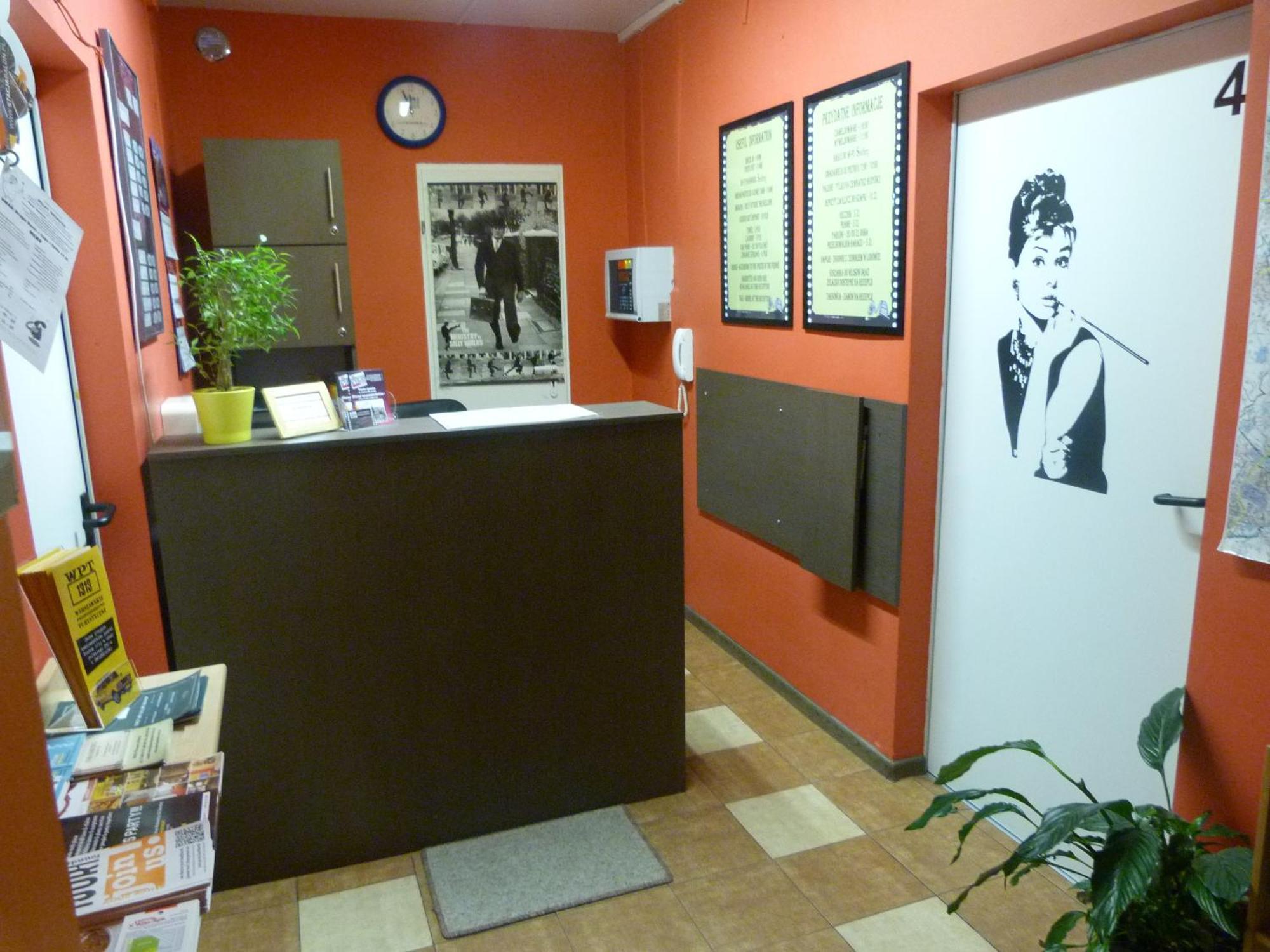 Jasna Hostelik Self Check-In Warsawa Bagian luar foto