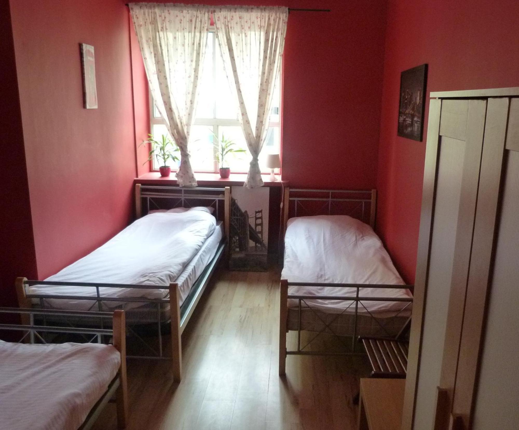Jasna Hostelik Self Check-In Warsawa Bagian luar foto